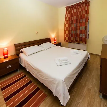 Maretoni Apartament *