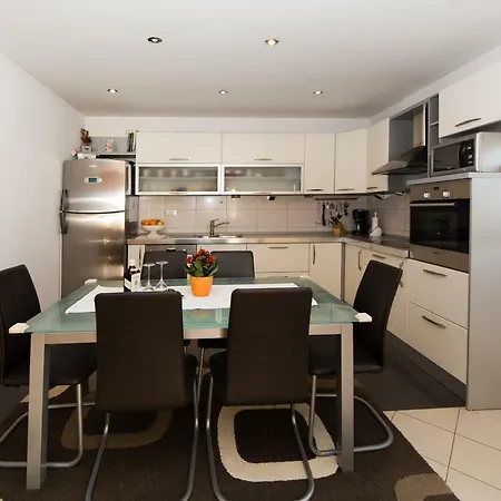 Maretoni Apartament *