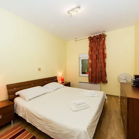Apartament Maretoni *